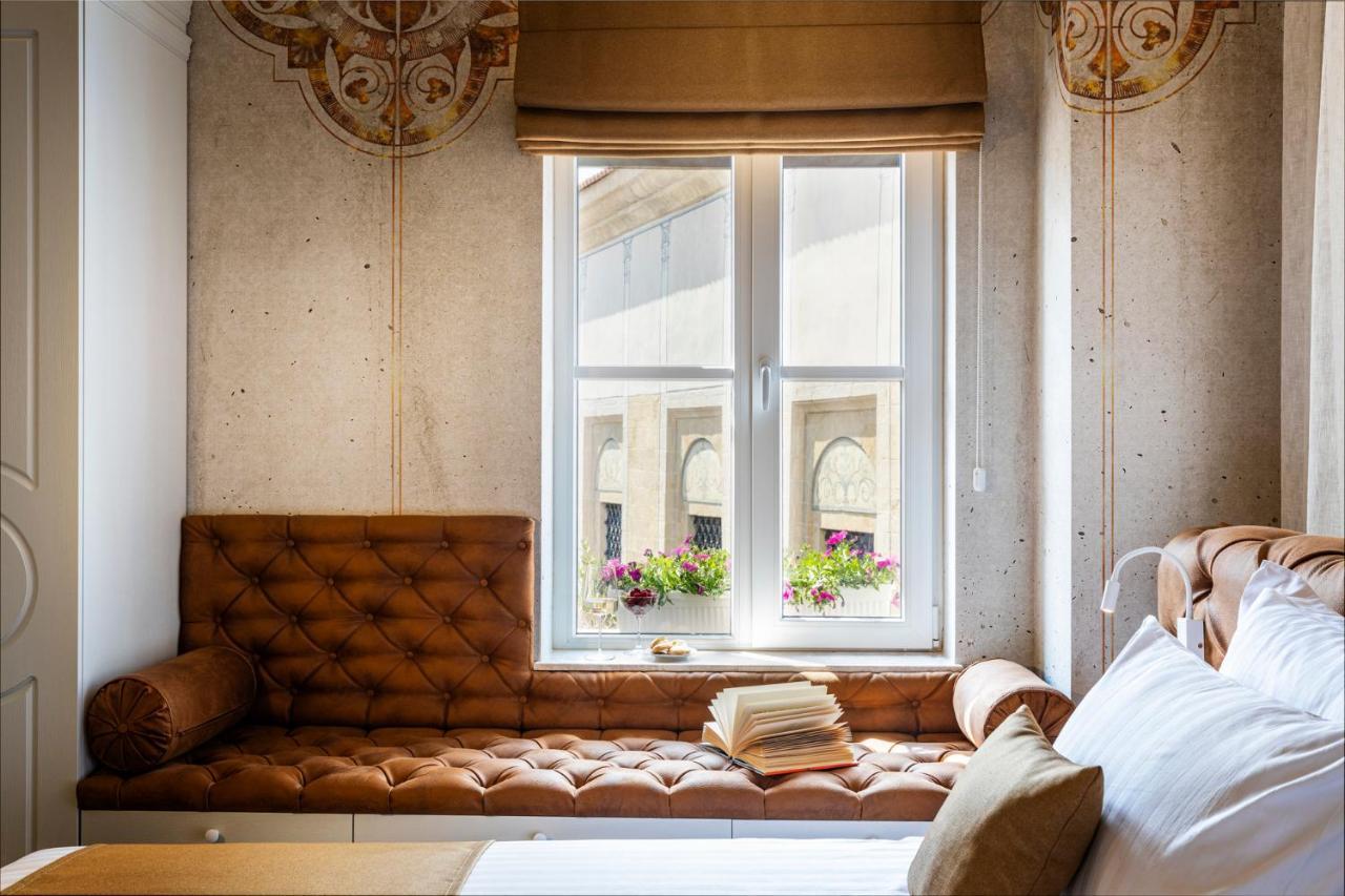 Gallery 37 Powered By Aston Plovdiv Bagian luar foto A room at the hotel