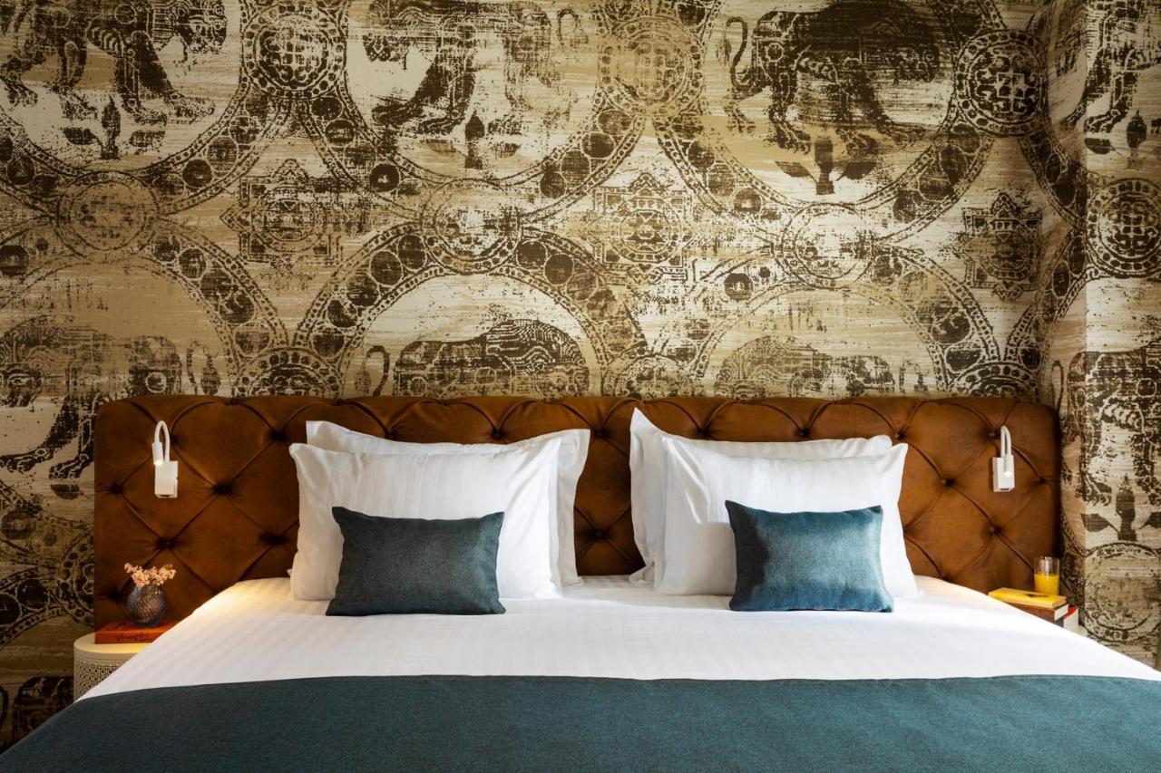 Gallery 37 Powered By Aston Plovdiv Bagian luar foto A bedroom at the Hotel de Varennes