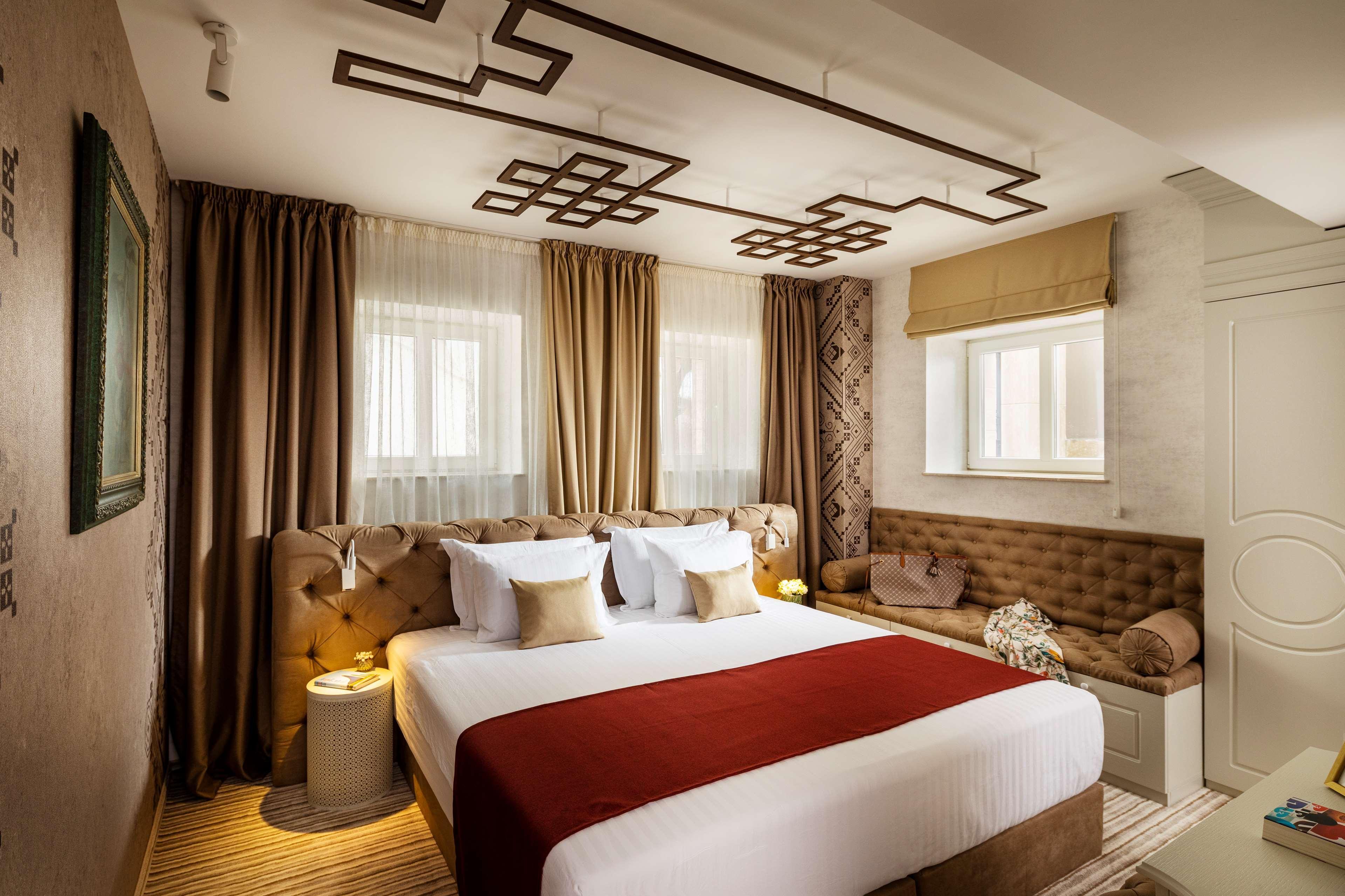 Gallery 37 Powered By Aston Plovdiv Bagian luar foto A room at the hotel