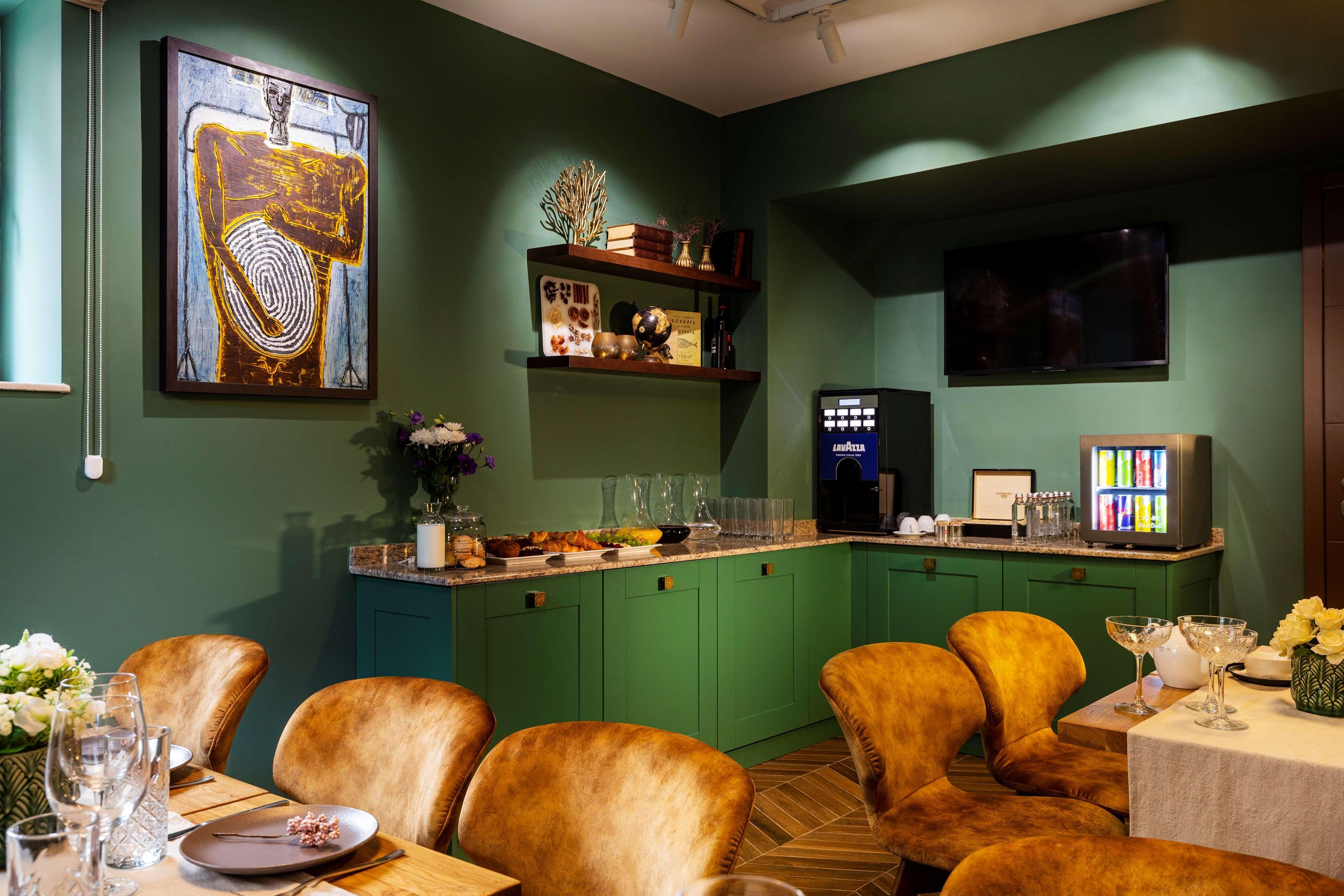 Gallery 37 Powered By Aston Plovdiv Bagian luar foto The Green Room